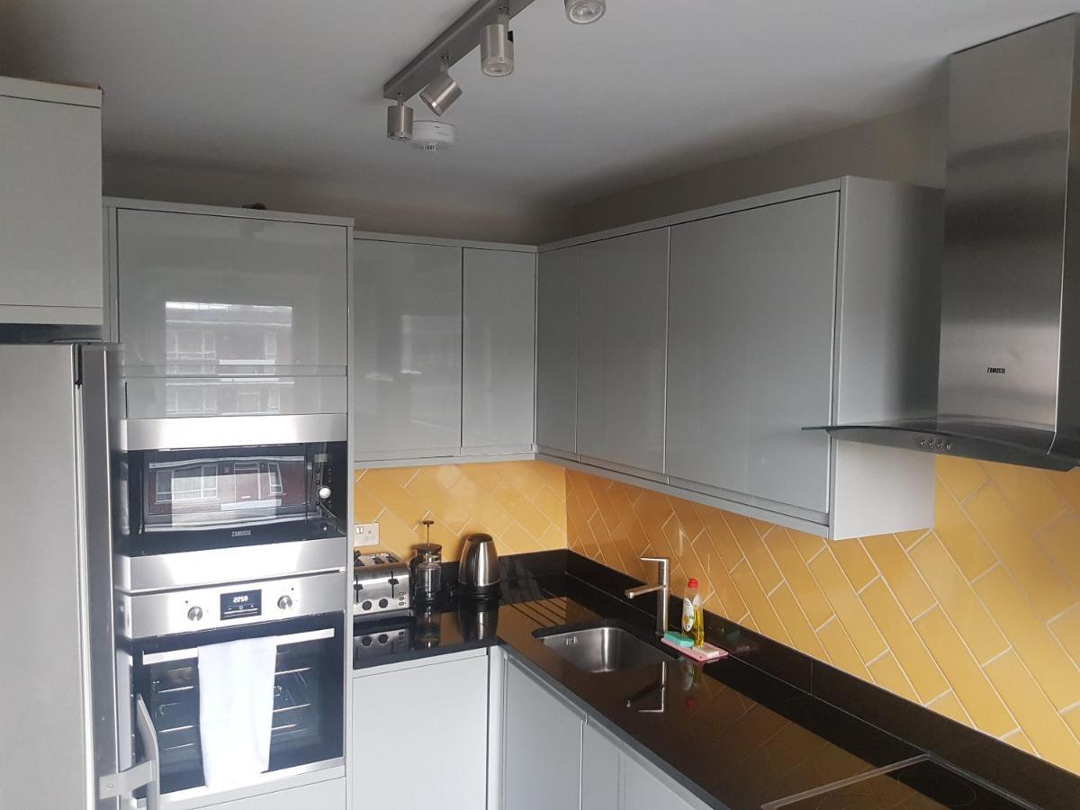 Beautiful 3-Bedroom Flat With Stunning Views London Bagian luar foto