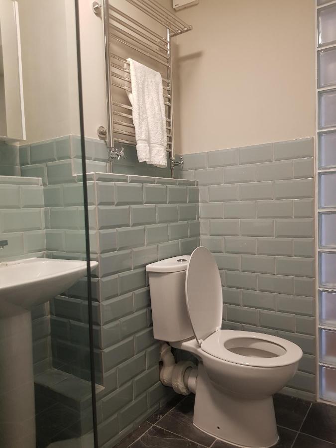 Beautiful 3-Bedroom Flat With Stunning Views London Bagian luar foto